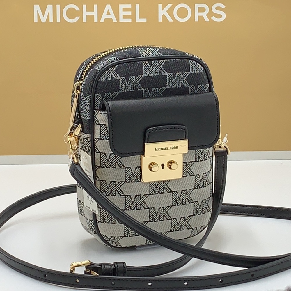 MICHAEL KORS SLOAN EDITOR SMALL NS TOP ZIP FLAP PACKET XBODY BLACK MULTI